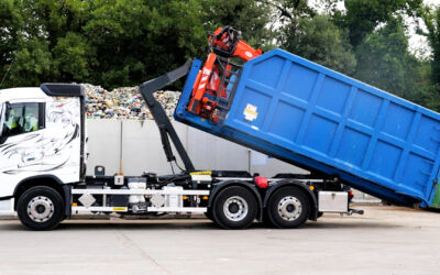 SWAP BODIES – LOAD WITH BUCKET EQUIPPED CRANE AND CONTAINER RENTAL